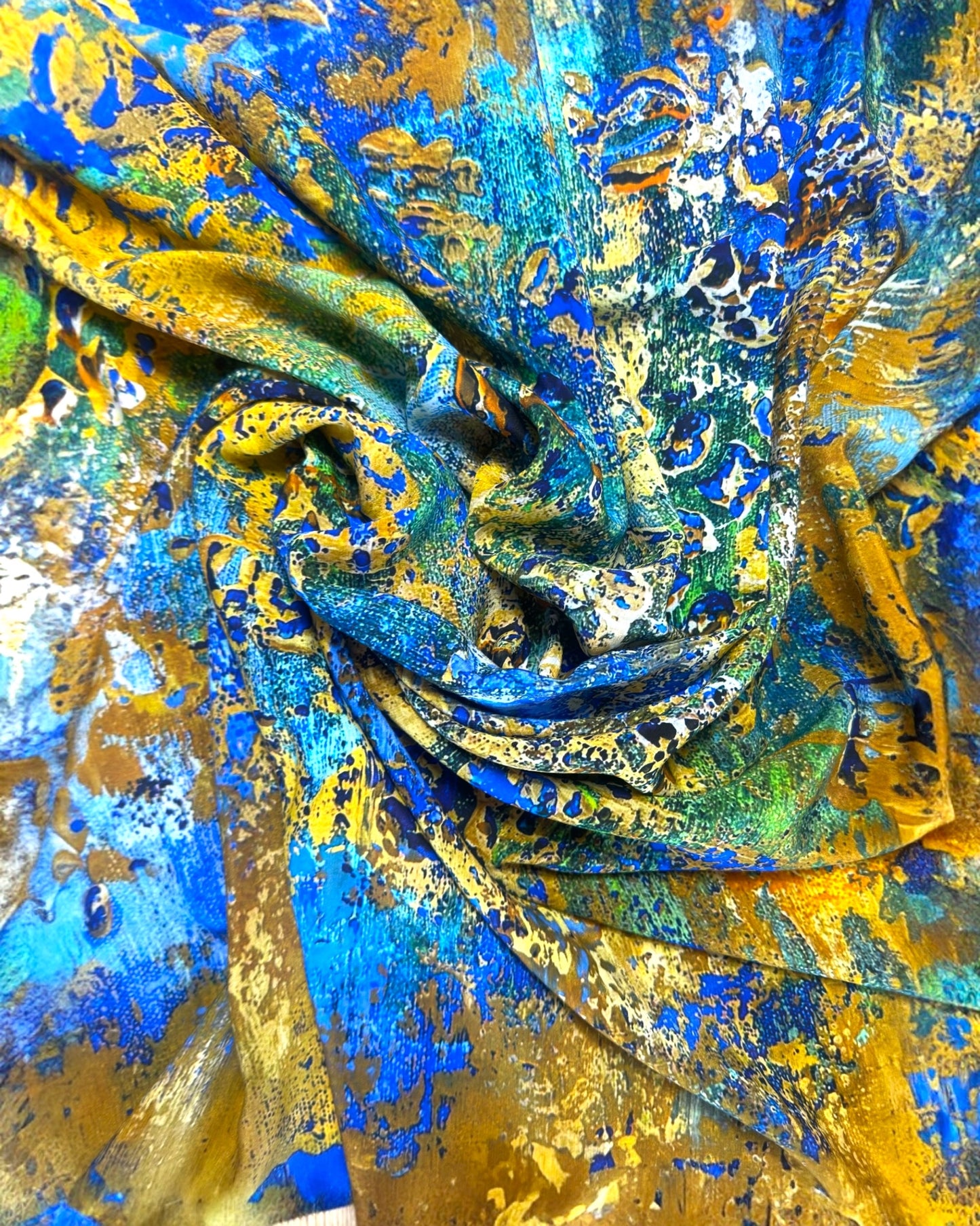 Foulard en soie « Antiquité dorée » 110