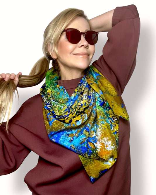 Foulard en soie « Gold Antiquity » 110*110