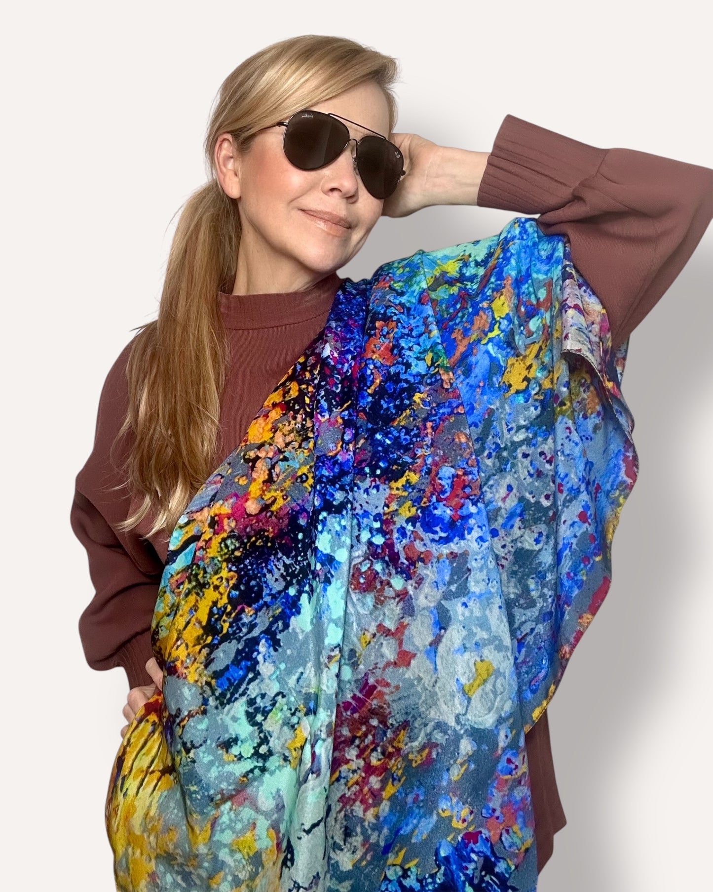 Foulard en soie « Lunes jumelles » 110