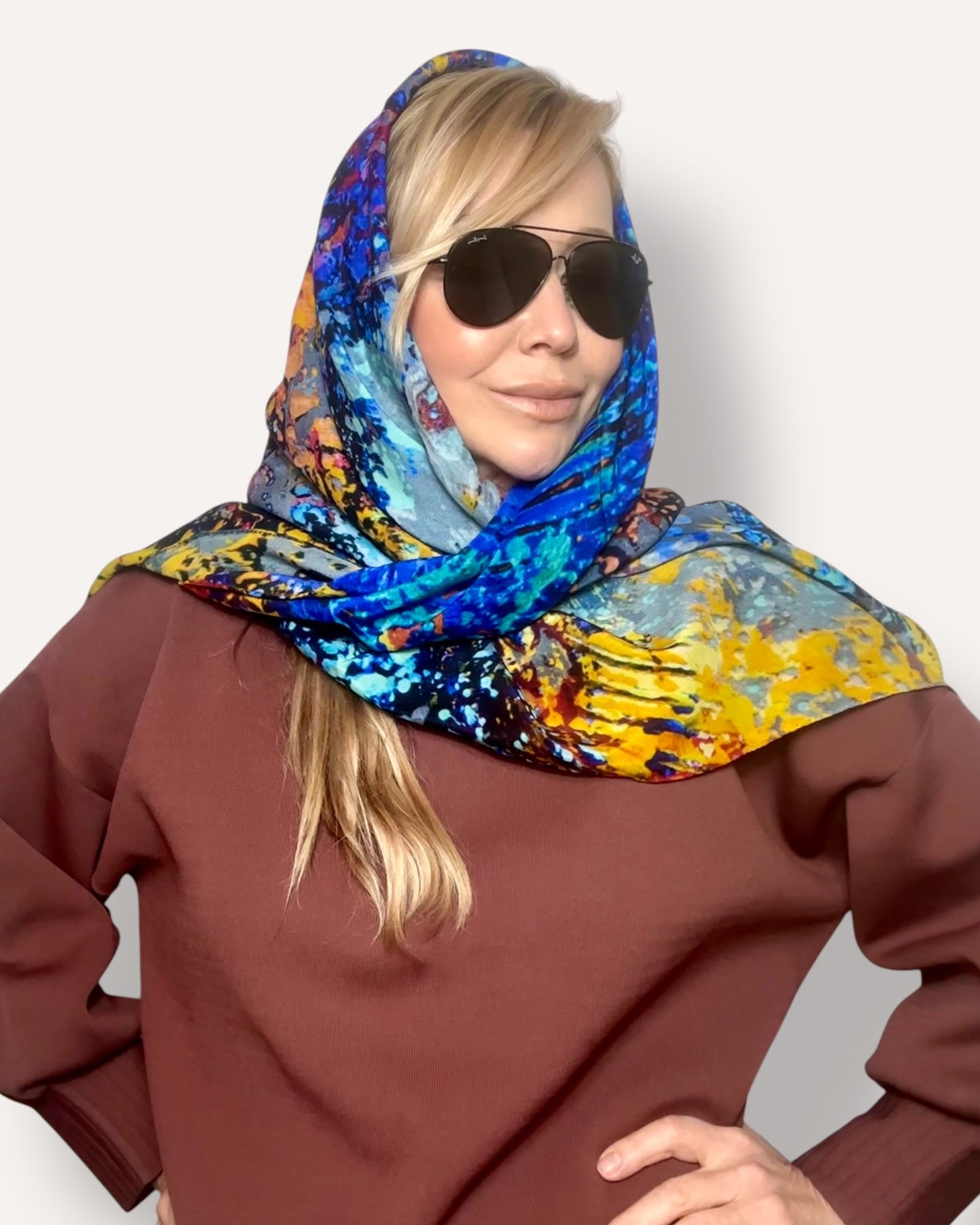 Foulard en soie « Lunes jumelles » 110