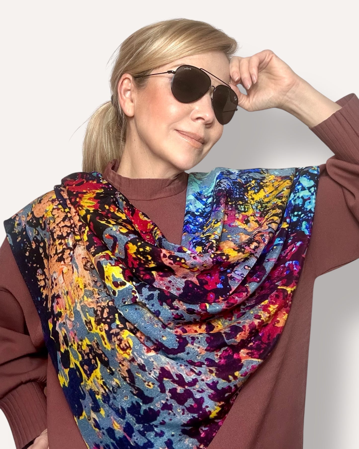 Seidenschal „Zwillingsmonde“ 110 x 110 cm