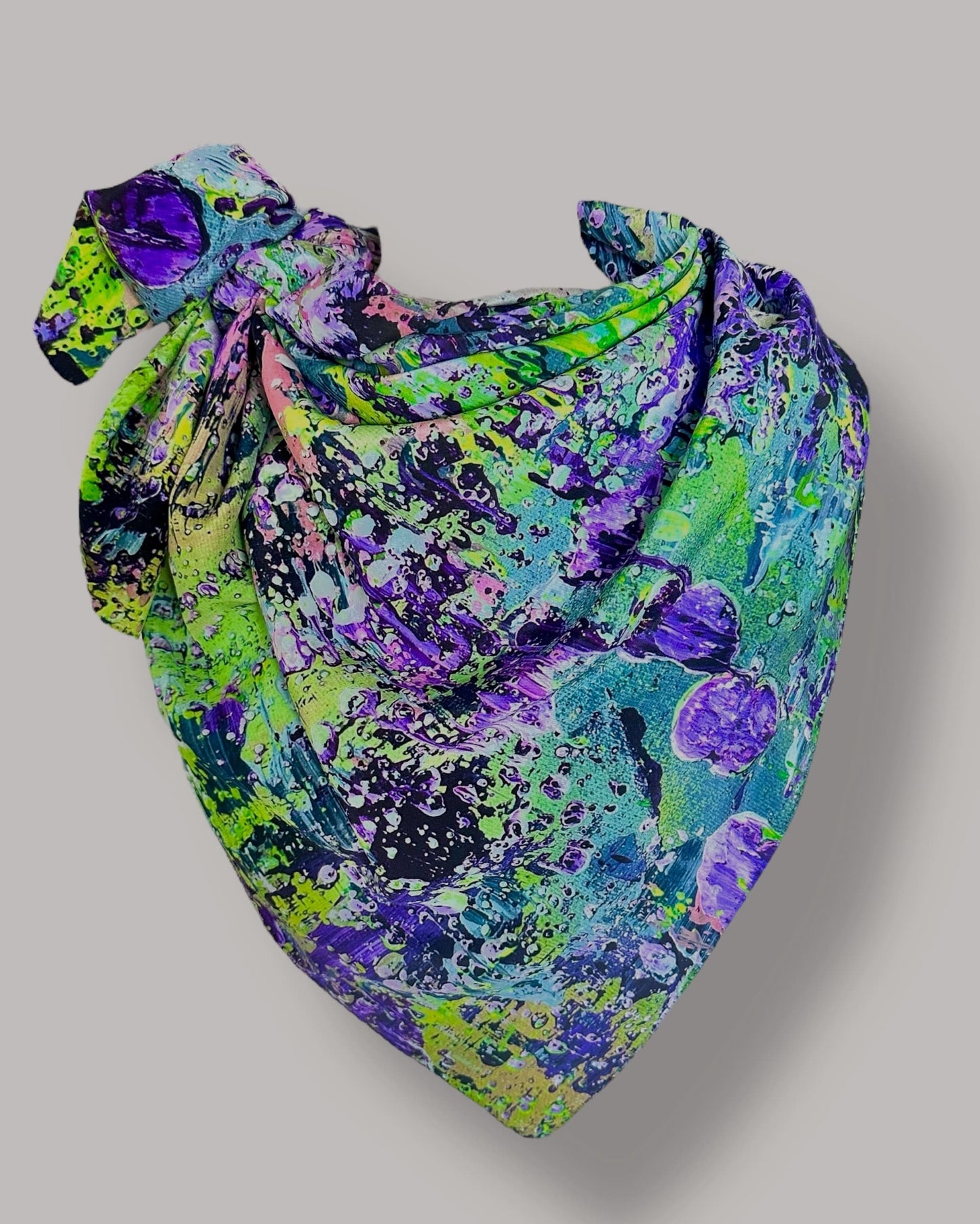 Foulard en soie « Amazones sous-marines » 110