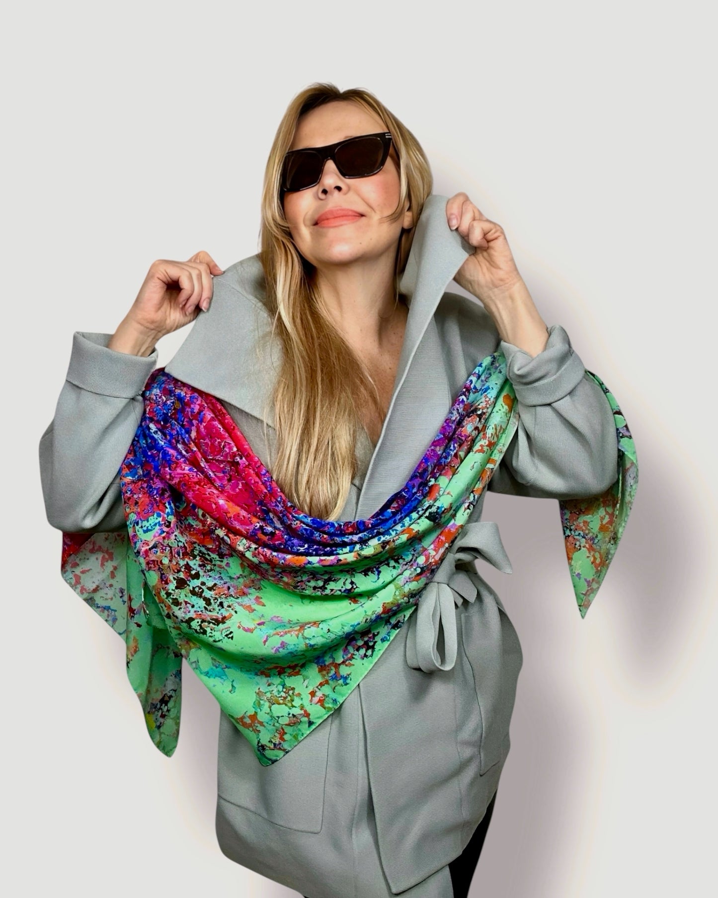 Foulard en soie « Tourbillon de désir » 110