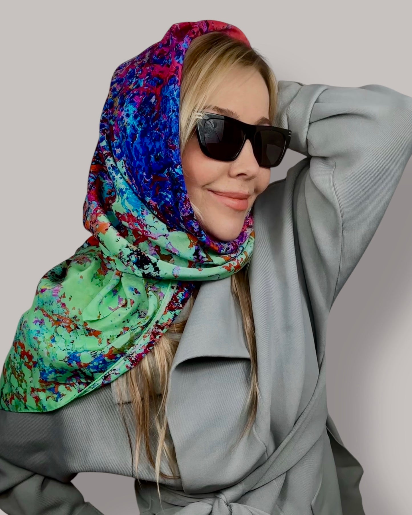 Foulard en soie « Tourbillon de désir » 110