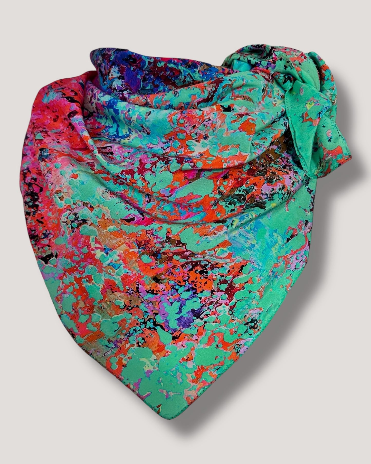Foulard en soie « Tourbillon de désir » 110