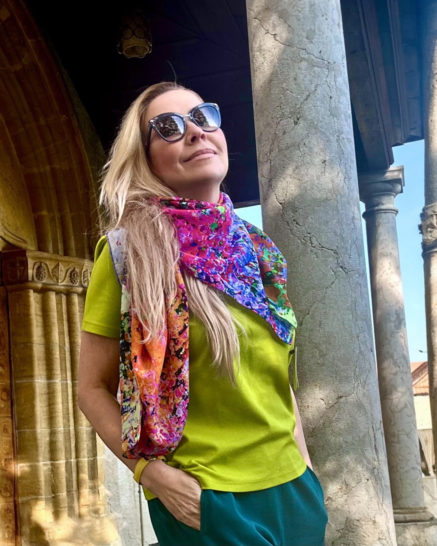 Foulard en soie « Triomphe des fleurs » 110*110