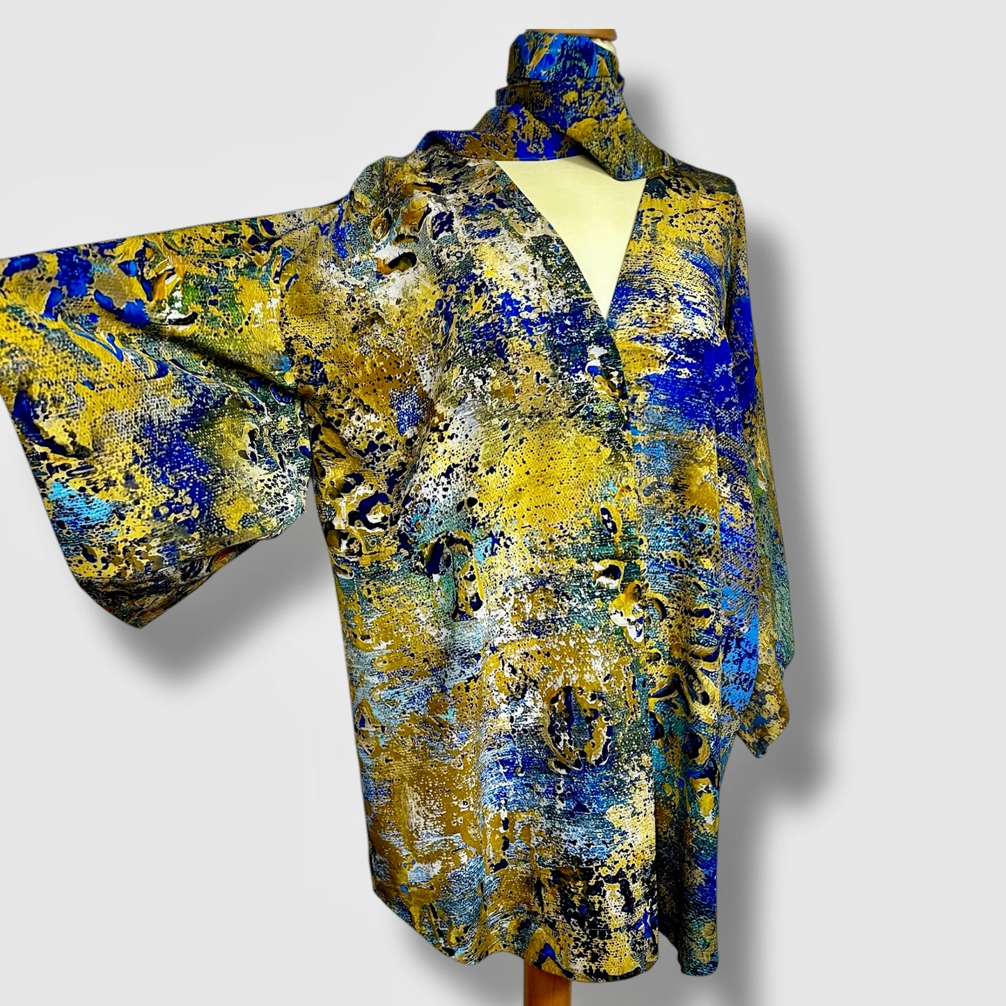 Seidenkimono „Goldene Antiquität“, kurze Länge