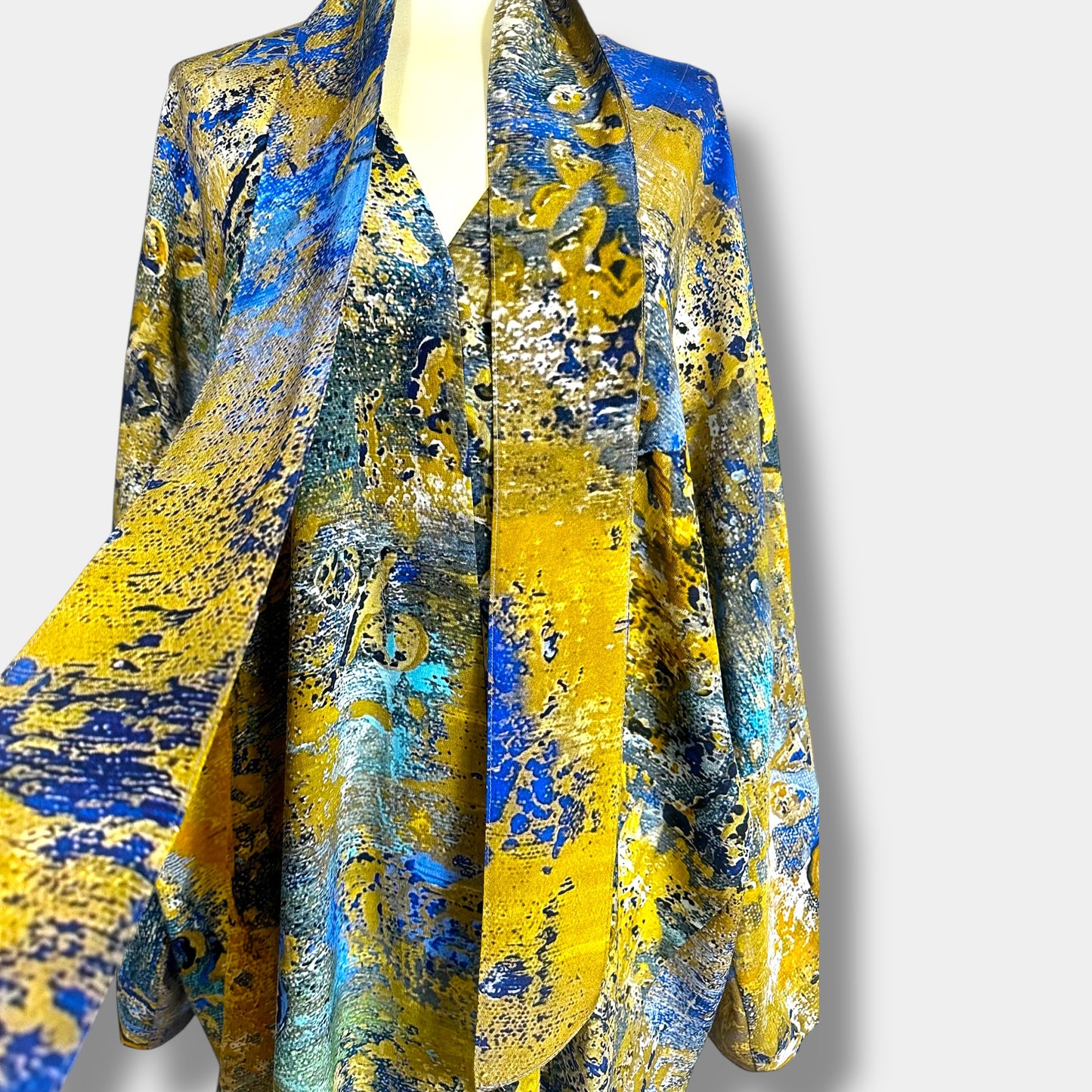 Seidenkimono „Goldene Antiquität“, kurze Länge