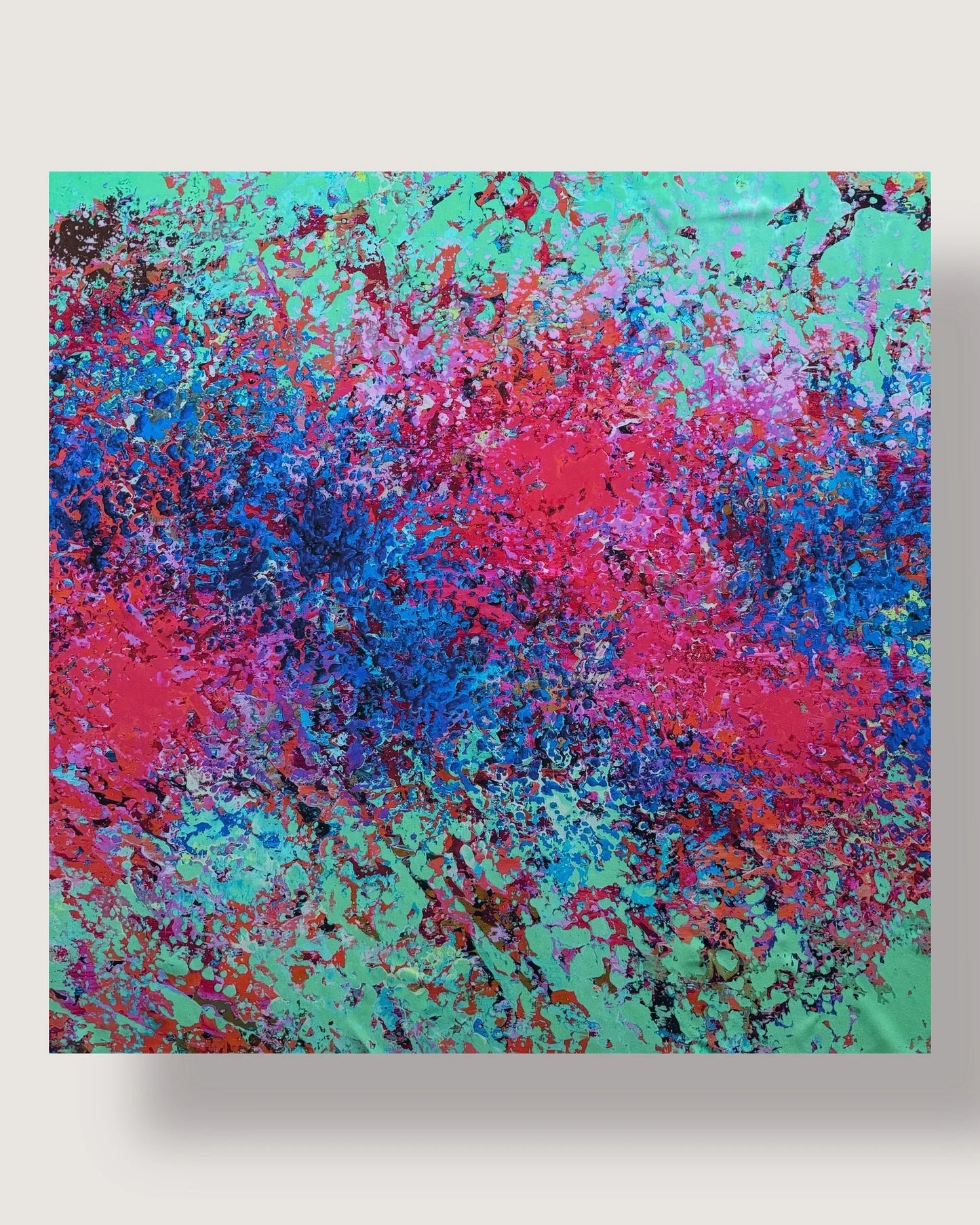 Seidenschal „Wirbelwind der Begierde“ 110 x 110 cm